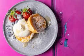 Fluffy Soufflé Pancakes: The Jiggly Dessert Craze (スフレパンケーキ)