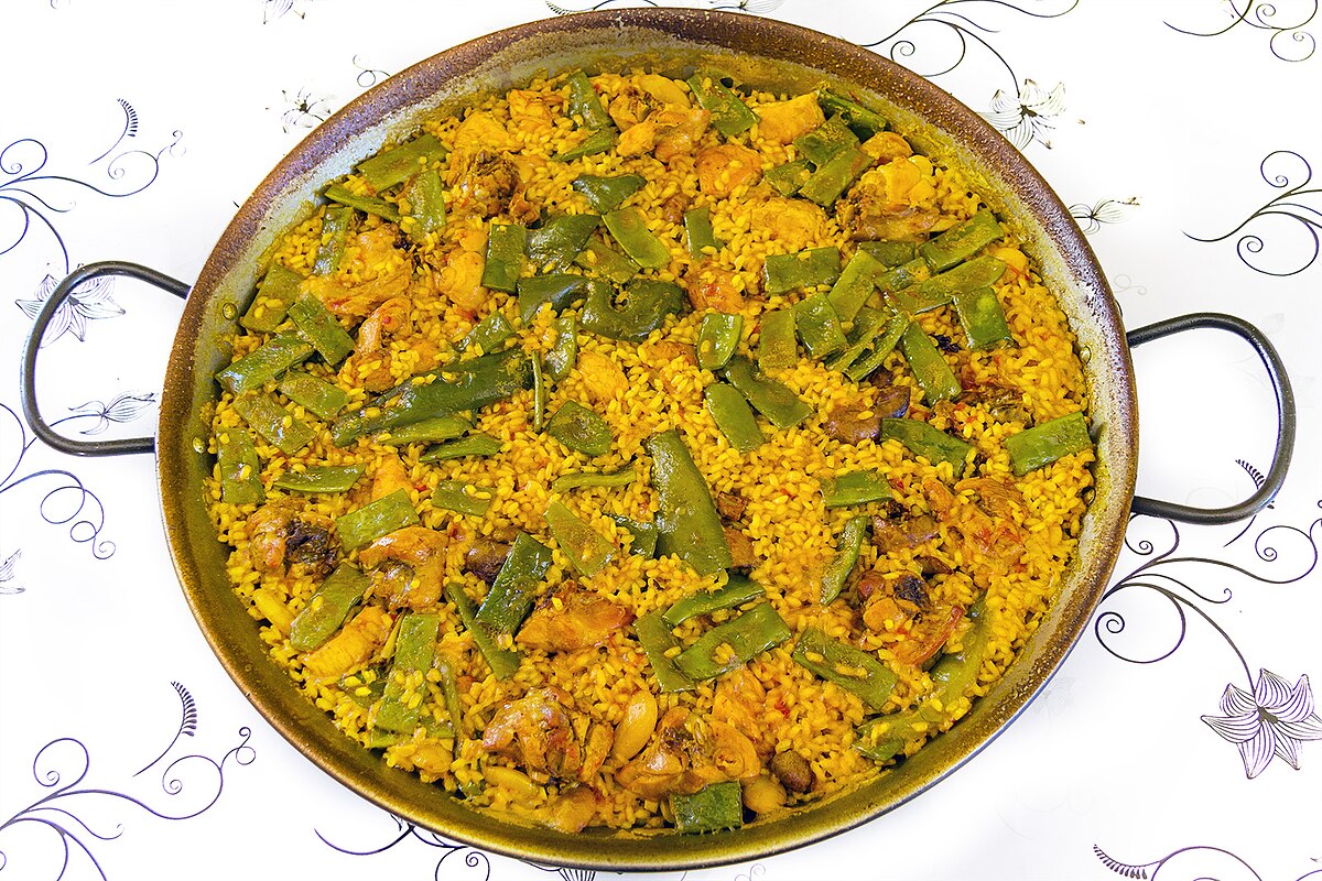 Paella Valenciana (Traditional Saffron Rice)